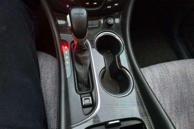 Used Buick Envision 2019 20T Two-Wheel Drive Leading Model China VI Standard Gear Lever