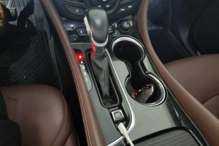 Used Buick Envision 2019 28T Four-Wheel Drive Luxury Version China V Standard Gear Lever