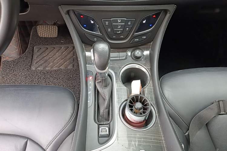 Used Buick Envision 2019 20T Two-Wheel Drive Elite Version China VI Standard Gear Lever