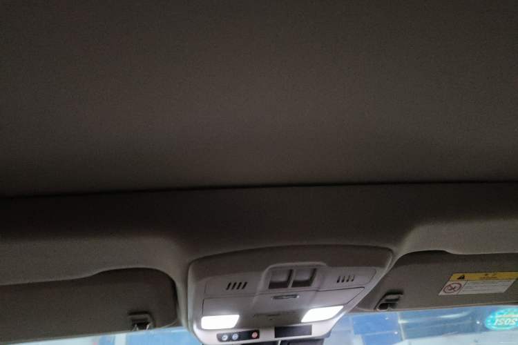 Used Buick Envision 2019 20T Two-Wheel Drive Luxury Version China VI Standard Headliner