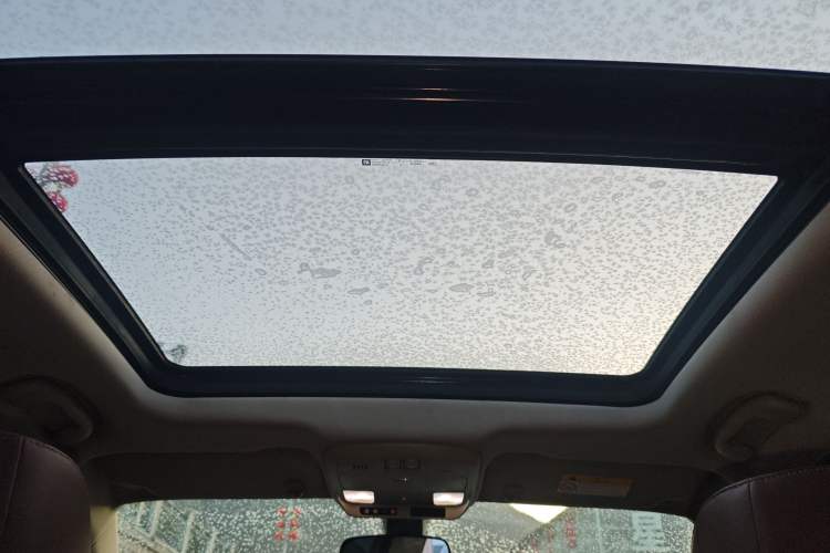 Used Buick Envision 2019 20T Two-Wheel Drive Luxury Version China VI Standard Headliner