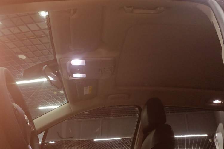 Used Buick Envision 2019 20T Two-Wheel Drive Elite Version China VI Standard Headliner