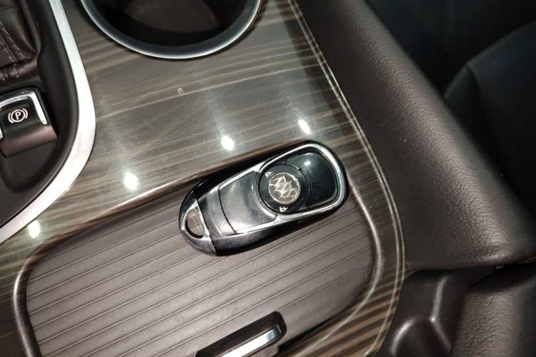 Used Buick Envision 2019 20T Two-Wheel Drive Elite Version China VI Standard Interior 1