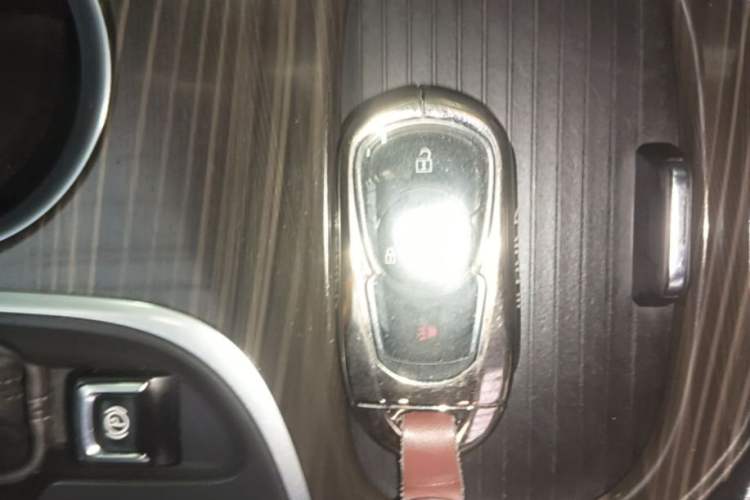 Used Buick Envision 2019 20T Two-Wheel Drive Leading Model China VI Standard Interior 1