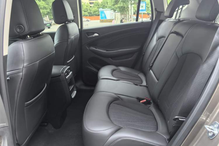 Used Buick Envision 2019 20T Two-Wheel Drive Leading Version China V Standard Interior 2