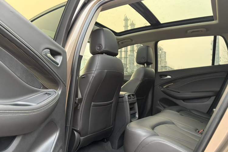 Used Buick Envision 2019 20T Two-Wheel Drive Elite Version China VI Standard Interior 4