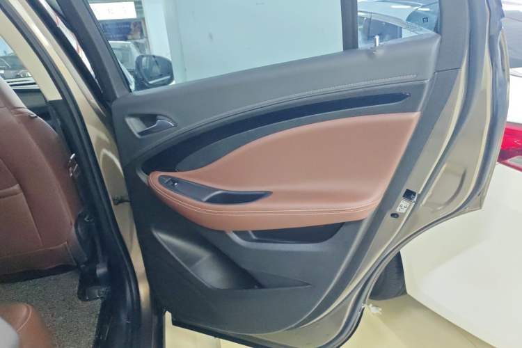 Used Buick Envision 2019 28T Four-Wheel Drive Elite Version China VI Standard Interior 6