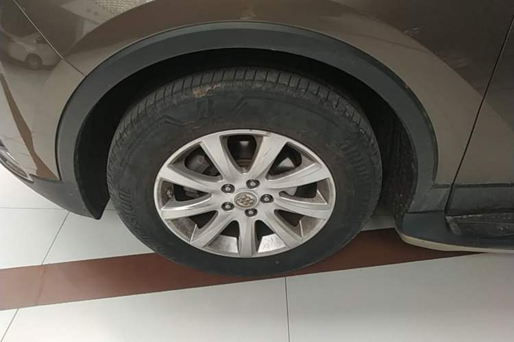 Used Buick Envision 2019 20T Two-Wheel Drive Leading Version China V Standard Left Front Wheel Hub