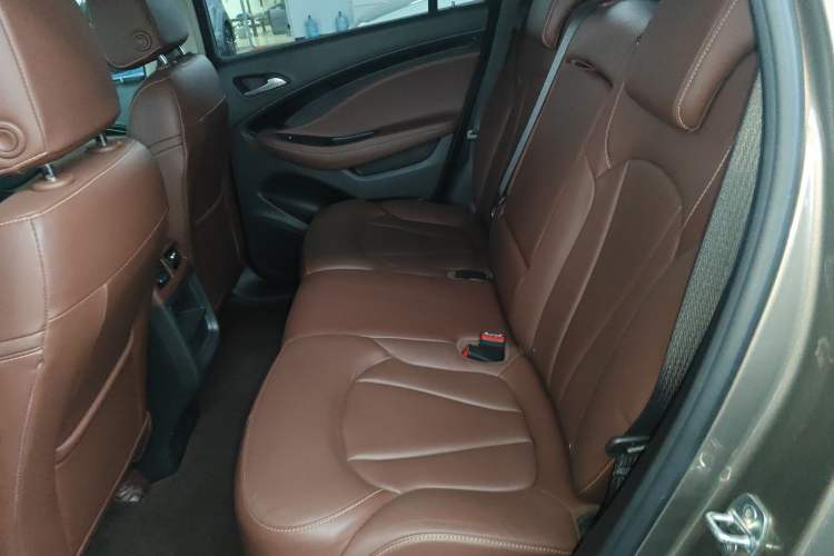 Used Buick Envision 2019 20T Two-Wheel Drive Luxury Version China VI Standard Left Rear Seat
