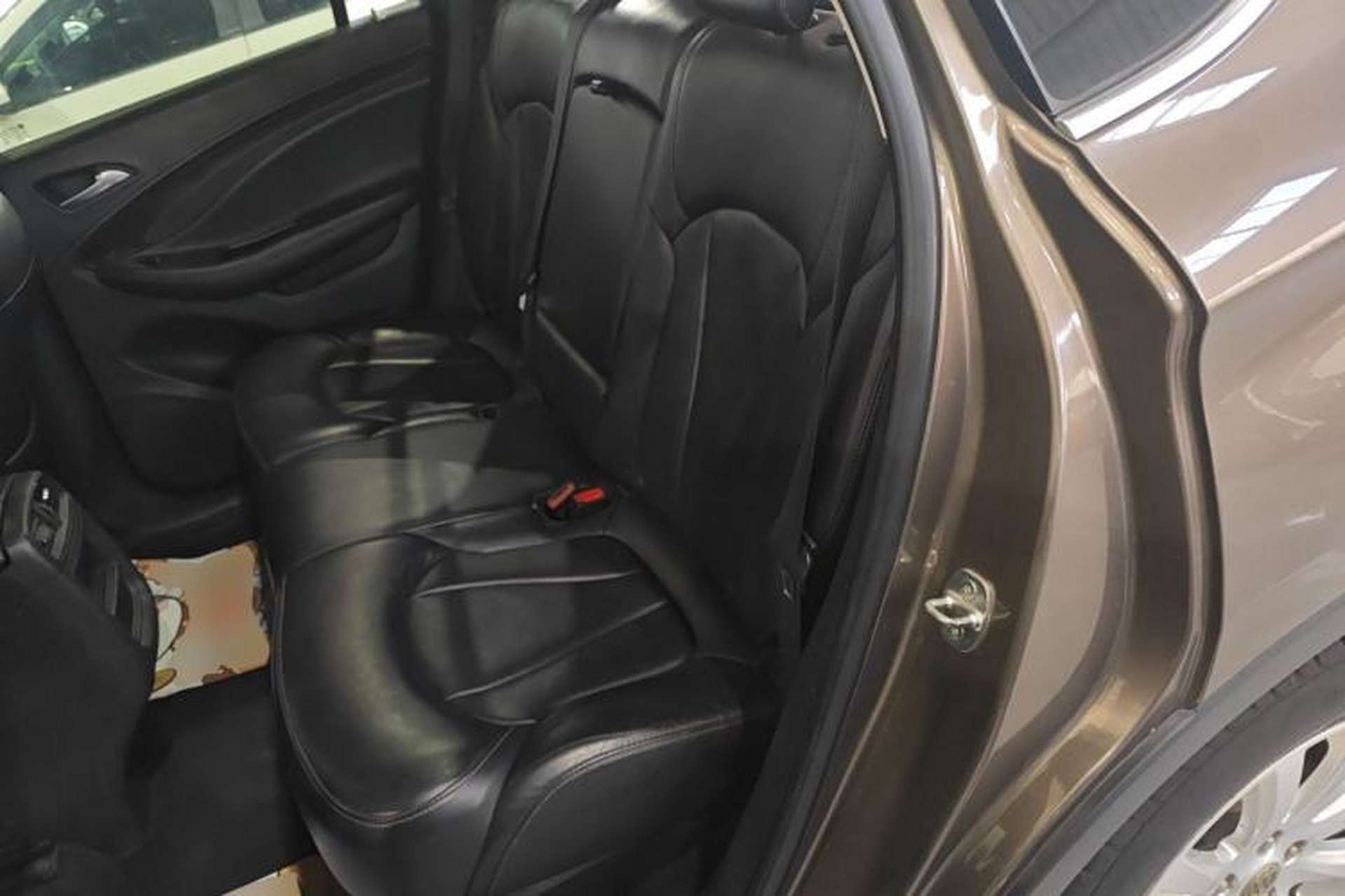 Used Buick Envision 2019 20T Two-Wheel Drive Elite Version China VI Standard Left Rear Seat
