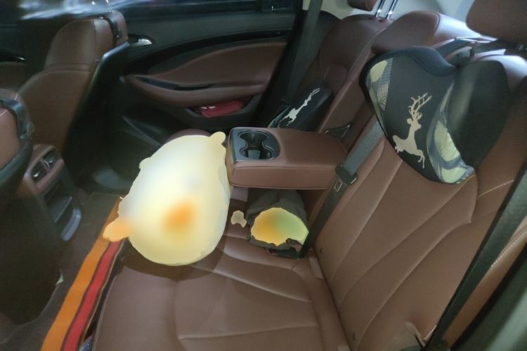 Used Buick Envision 2019 28T 4x4 Luxury Model China VI Standard Left Rear Seat