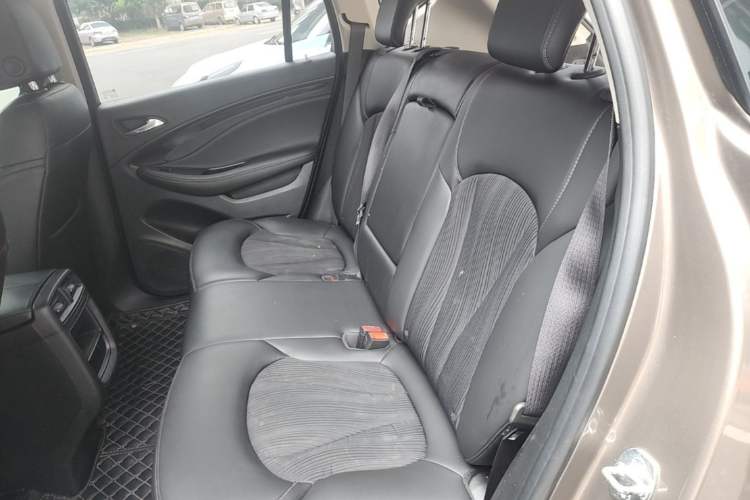 Used Buick Envision 2019 20T Two-Wheel Drive Leading Version China V Standard Left Rear Seat