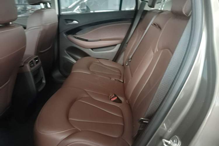 Used Buick Envision 2019 20T Two-Wheel Drive Luxury Version China VI Standard Left Rear Seat
