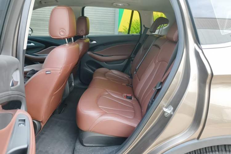 Used Buick Envision 2019 20T Two-Wheel Drive Luxury Version China VI Standard Left Rear Seat