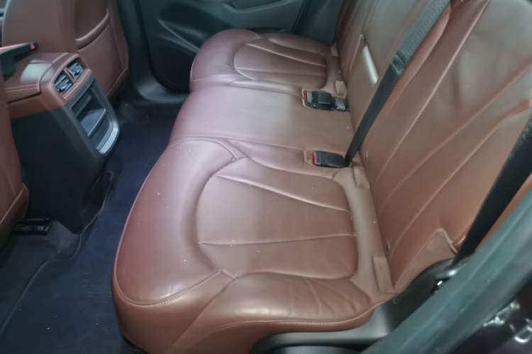 Used Buick Envision 2019 28T 4x4 Elite Version China V Standard Left Rear Seat