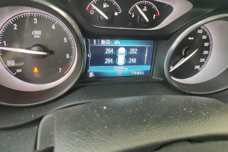 Used Buick Envision 2019 28T 4x4 Elite Version China V Standard Odometer Close Up