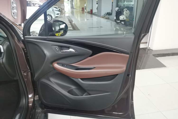Used Buick Envision 2019 28T 4x4 Elite Version China V Standard Right Front Door Interior