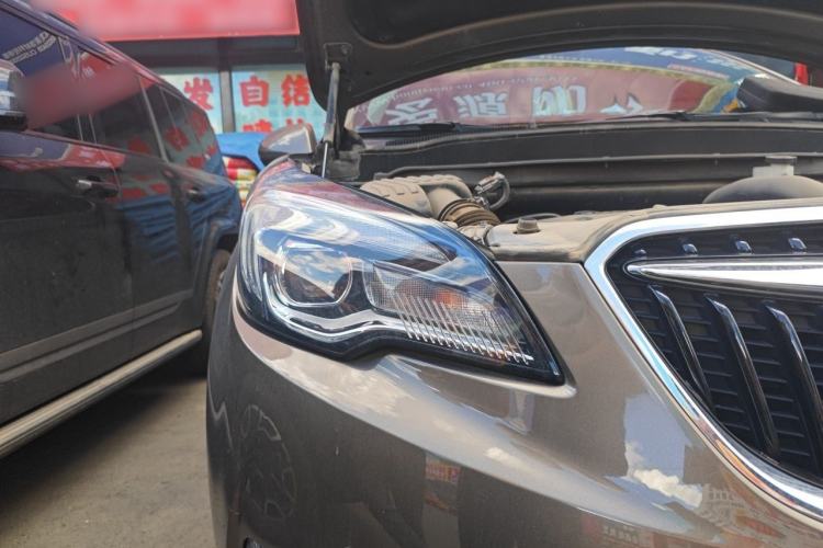 Used Buick Envision 2019 28T 4x4 Luxury Model China VI Standard Right Front Headlight