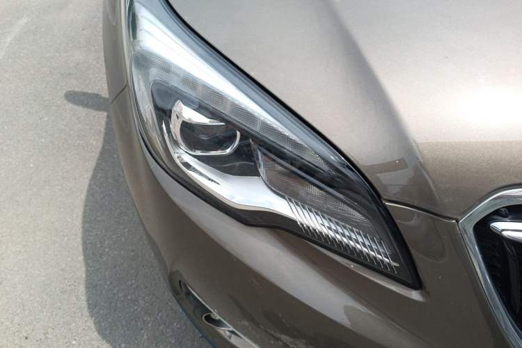 Used Buick Envision 2019 28T 4x4 Elite Version China V Standard Right Front Headlight