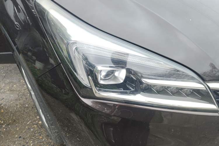Used Buick Envision 2019 28T 4x4 Luxury Model China VI Standard Right Front Headlight