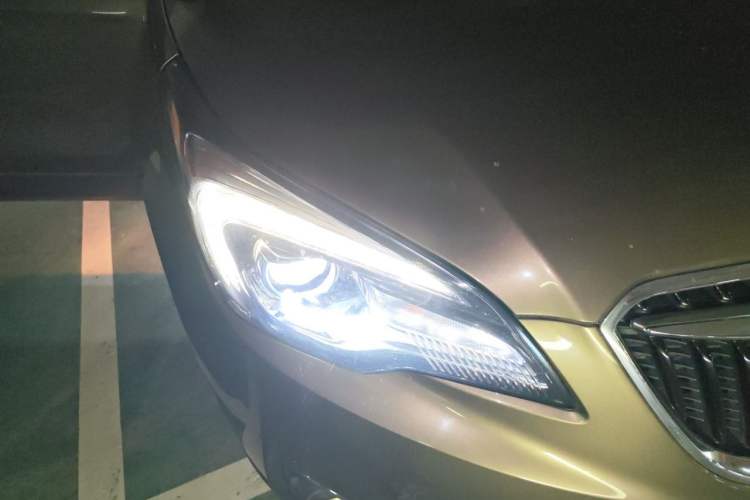 Used Buick Envision 2019 20T Two-Wheel Drive Luxury Version China VI Standard Right Front Headlight