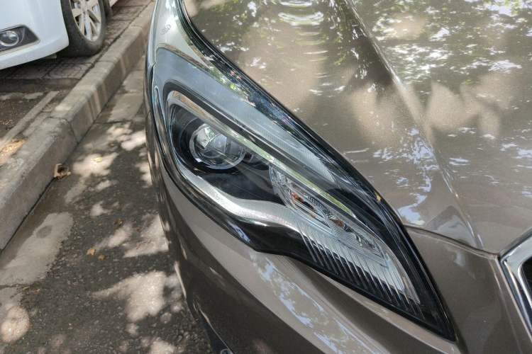 Used Buick Envision 2019 20T Two-Wheel Drive Leading Version China V Standard Right Front Headlight