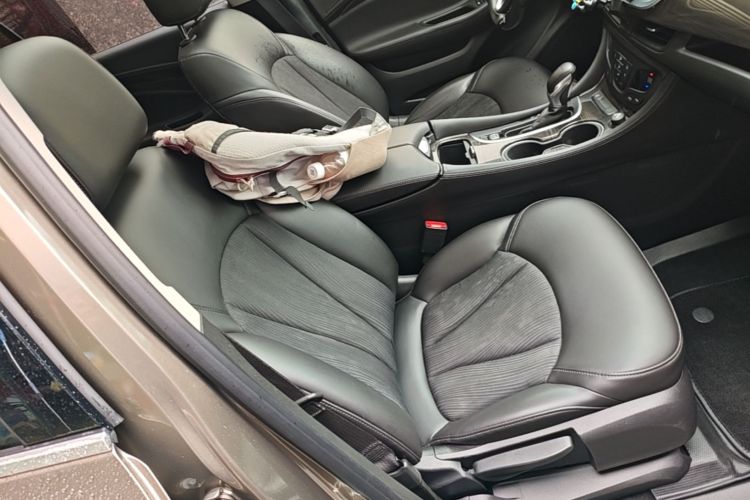 Used Buick Envision 2019 20T Two-Wheel Drive Leading Model China VI Standard Right Front Seat