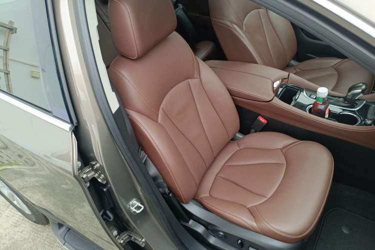 Used Buick Envision 2019 20T Two-Wheel Drive Luxury Version China VI Standard Right Front Seat