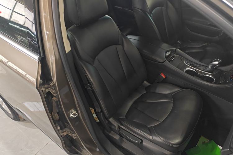 Used Buick Envision 2019 20T Two-Wheel Drive Elite Version China VI Standard Right Front Seat