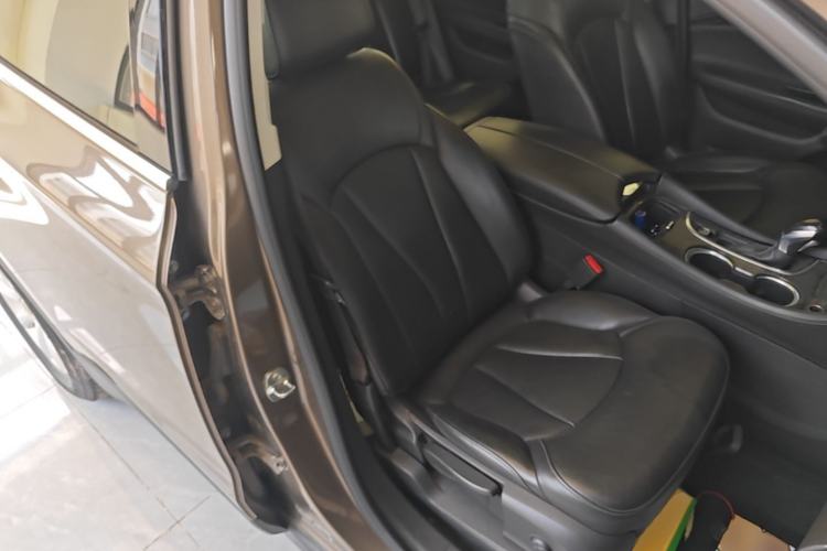 Used Buick Envision 2019 20T Two-Wheel Drive Elite Version China VI Standard Right Front Seat