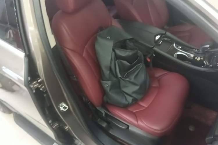 Used Buick Envision 2019 20T Two-Wheel Drive Leading Model China VI Standard Right Front Seat