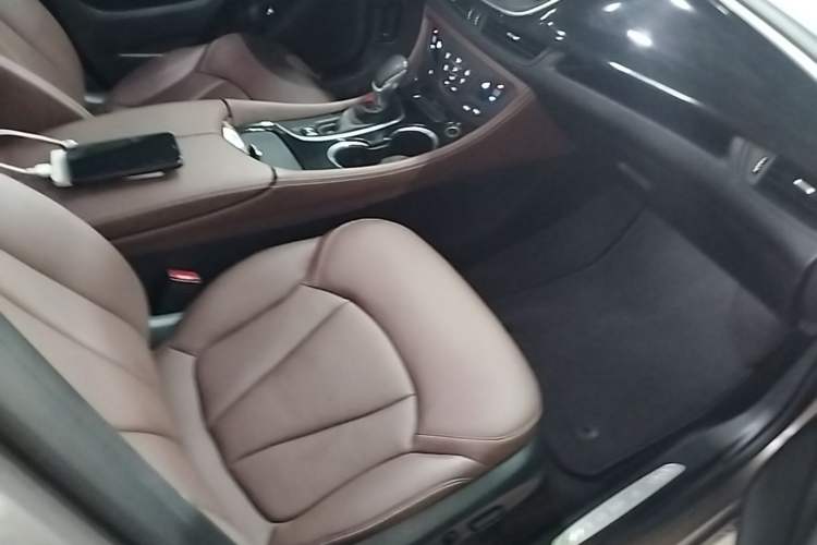 Used Buick Envision 2019 20T Two-Wheel Drive Luxury Version China VI Standard Right Front Seat