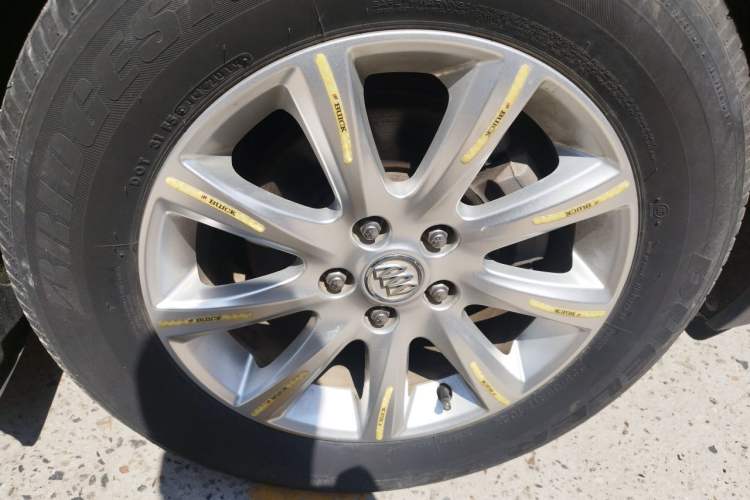 Used Buick Envision 2019 20T Two-Wheel Drive Leading Model China VI Standard Right Front Wheel Hub