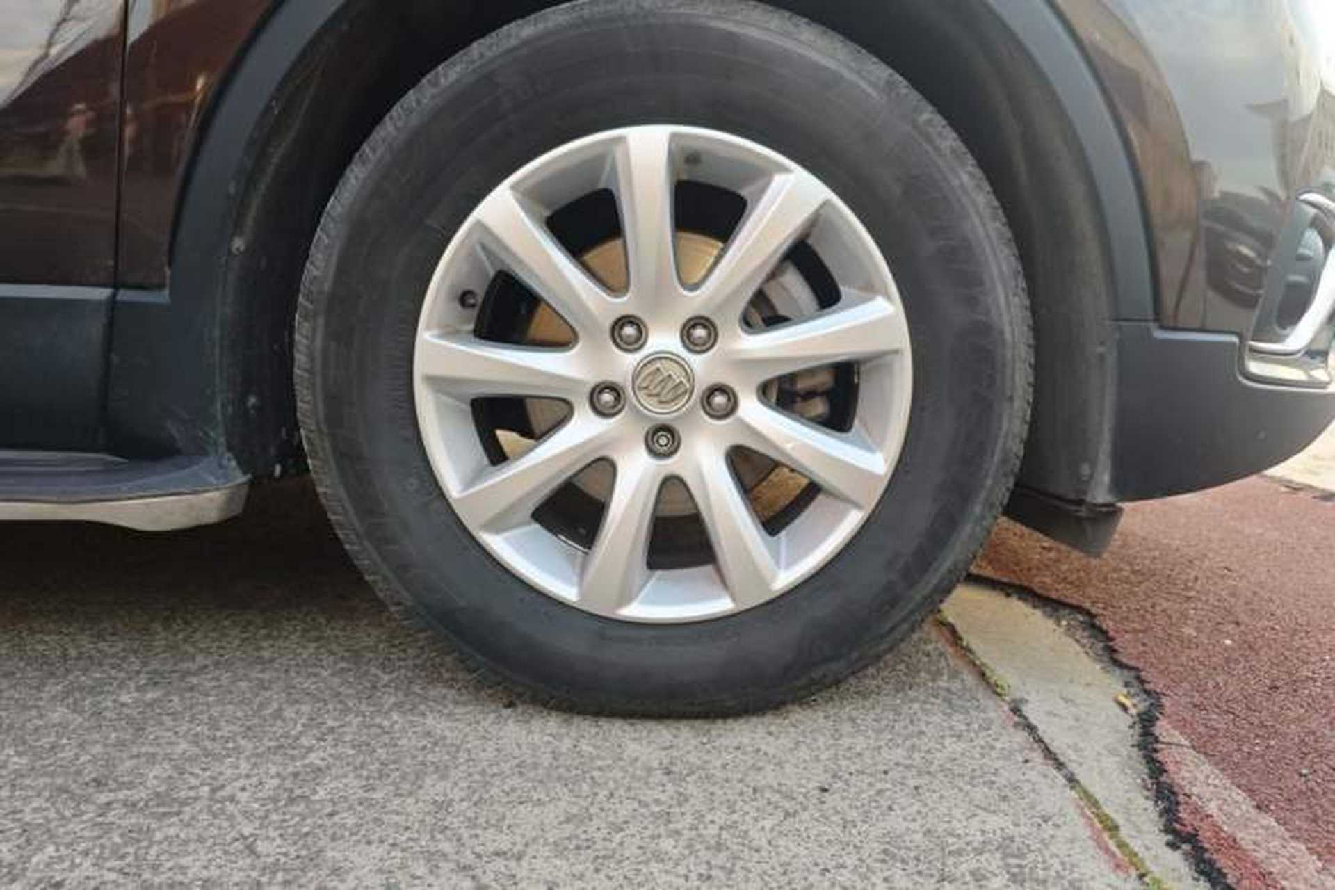 Used Buick Envision 2019 20T Two-Wheel Drive Elite Version China VI Standard Right Front Wheel Hub