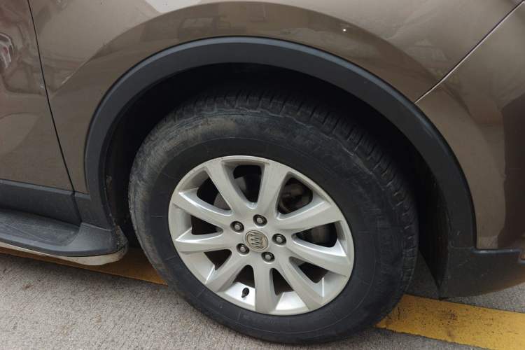 Used Buick Envision 2019 20T Two-Wheel Drive Leading Model China VI Standard Right Front Wheel Hub