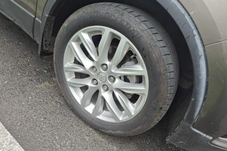 Used Buick Envision 2019 28T Four-Wheel Drive Elite Version China VI Standard Right Front Wheel Hub