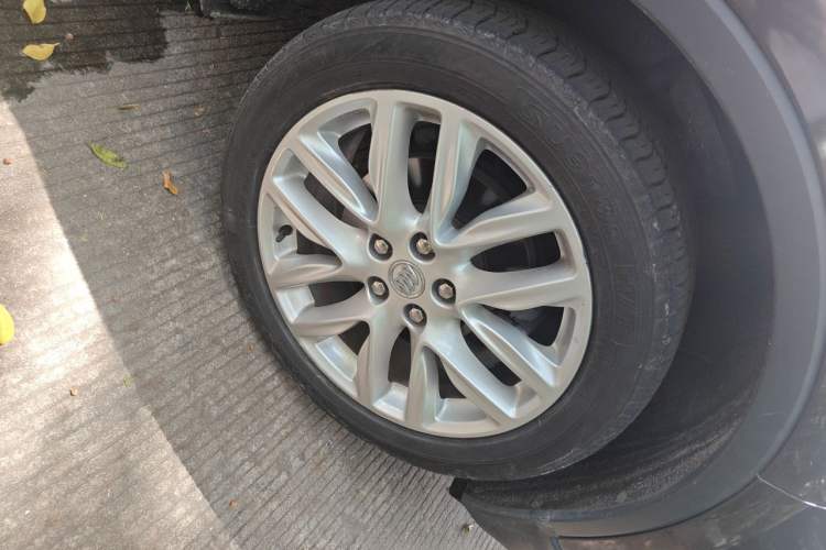 Used Buick Envision 2019 28T 4x4 Elite Version China V Standard Right Front Wheel Hub