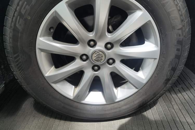 Used Buick Envision 2019 20T Two-Wheel Drive Luxury Version China V Standard Right Front Wheel Hub