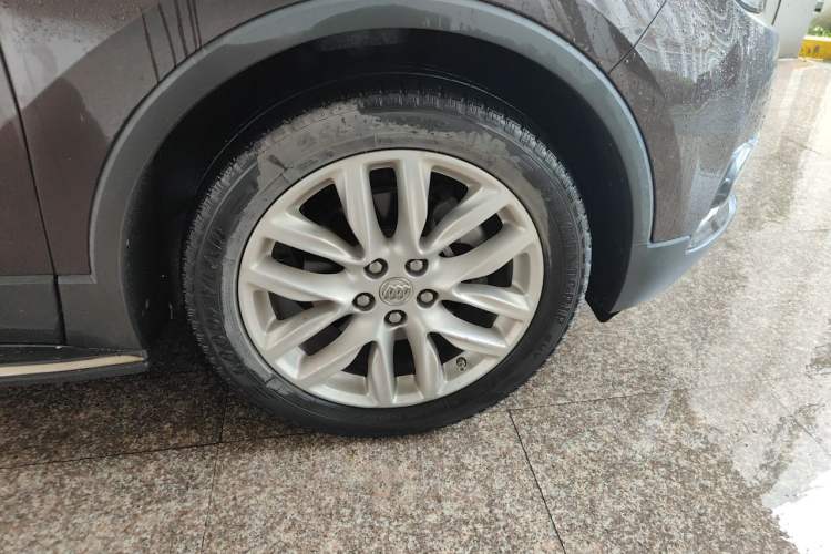 Used Buick Envision 2019 28T Four-Wheel Drive Luxury Version China V Standard Right Front Wheel Hub