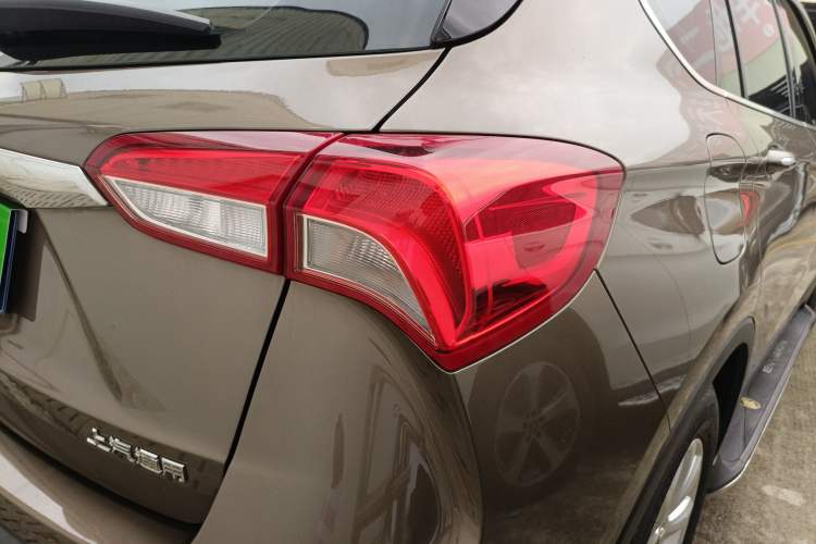 Used Buick Envision 2019 20T Two-Wheel Drive Luxury Version China VI Standard Right Rear Taillight
