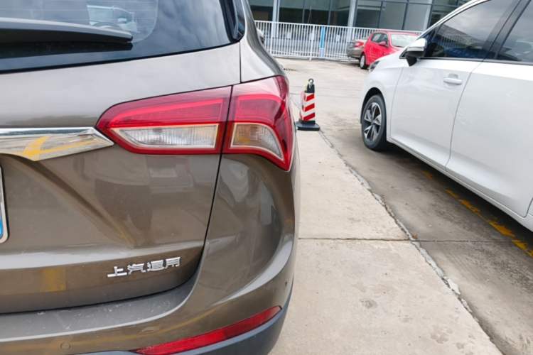 Used Buick Envision 2019 20T Two-Wheel Drive Luxury Version China VI Standard Right Rear Taillight