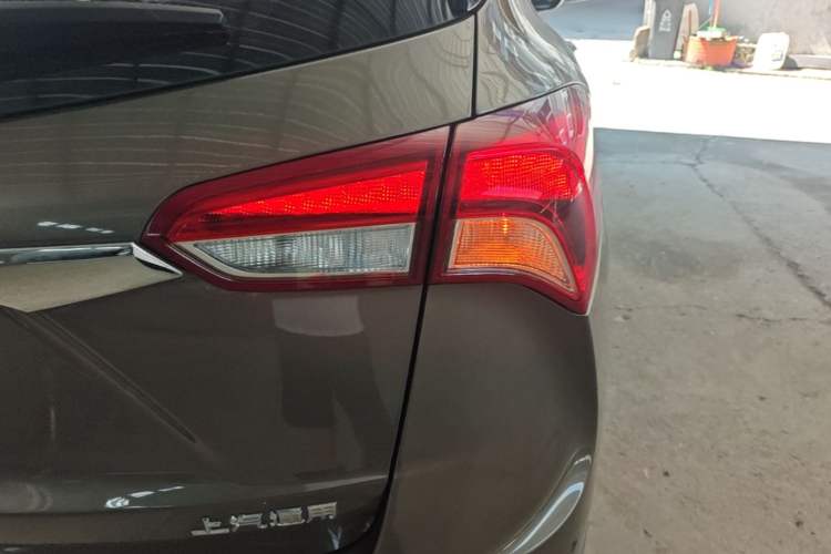 Used Buick Envision 2019 20T Two-Wheel Drive Leading Model China VI Standard Right Rear Taillight