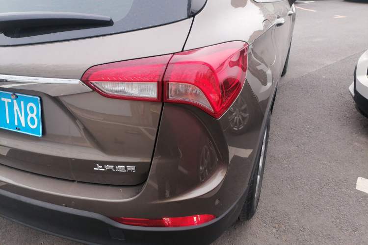 Used Buick Envision 2019 20T Two-Wheel Drive Elite Version China V Standard Right Rear Taillight