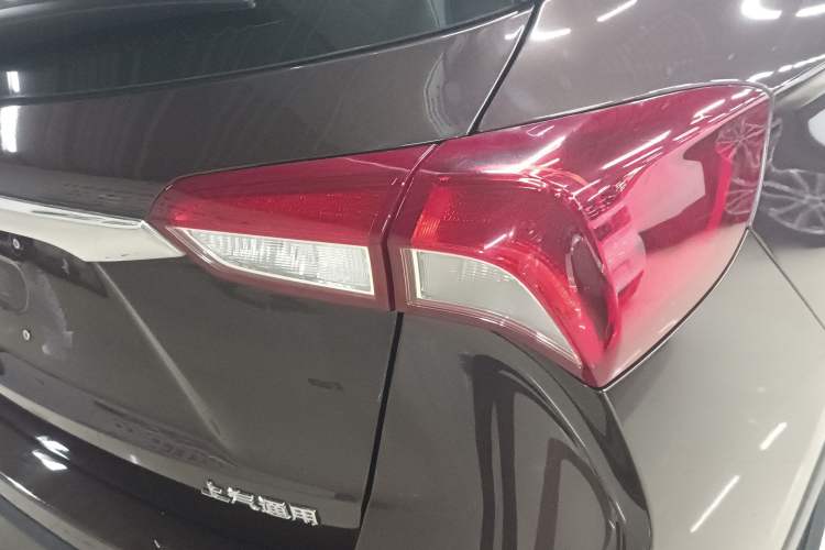 Used Buick Envision 2019 20T Two-Wheel Drive Elite Version China VI Standard Right Rear Taillight