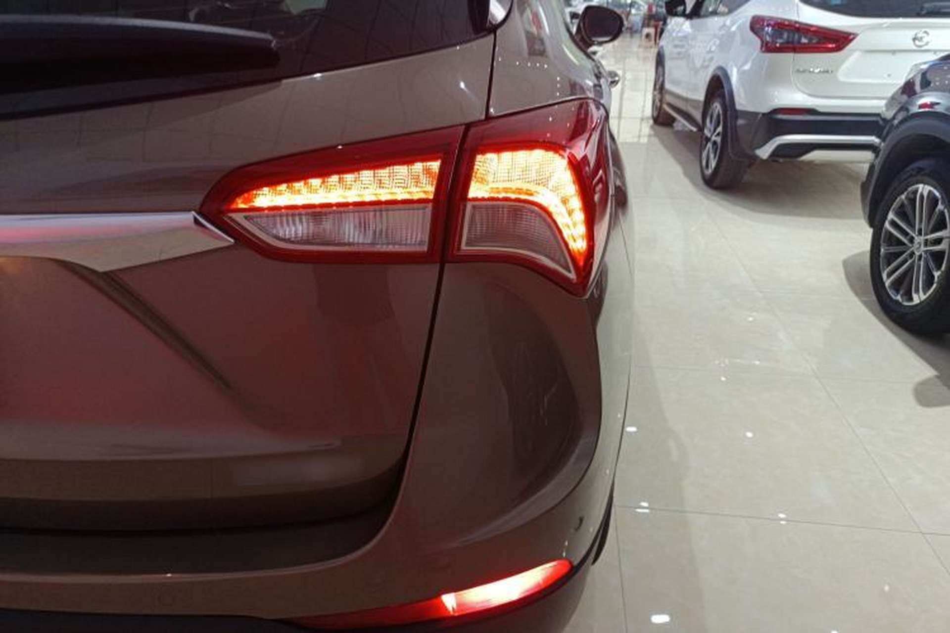 Used Buick Envision 2019 20T Two-Wheel Drive Elite Version China VI Standard Right Rear Taillight