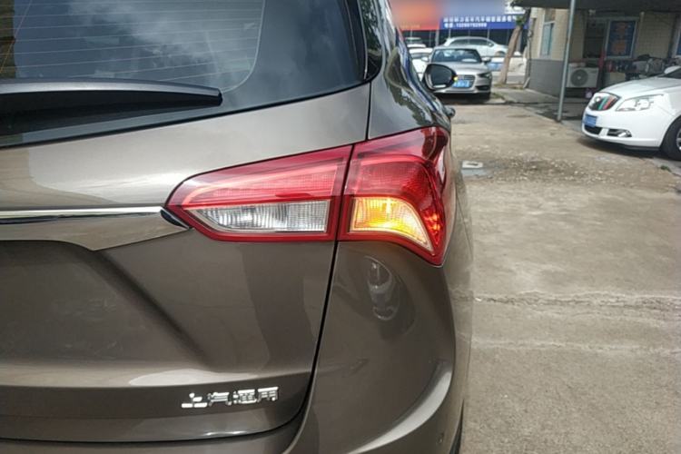 Used Buick Envision 2019 28T 4x4 Elite Version China V Standard Right Rear Taillight