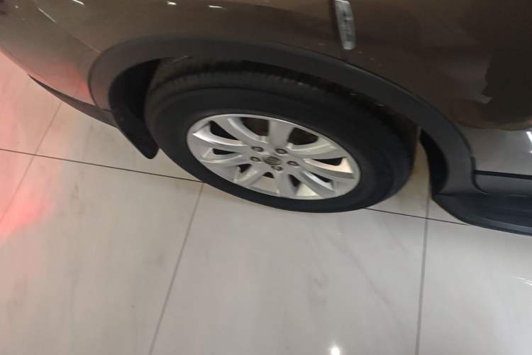 Used Buick Envision 2019 20T Two-Wheel Drive Leading Version China V Standard Right Rear Wheel Hub