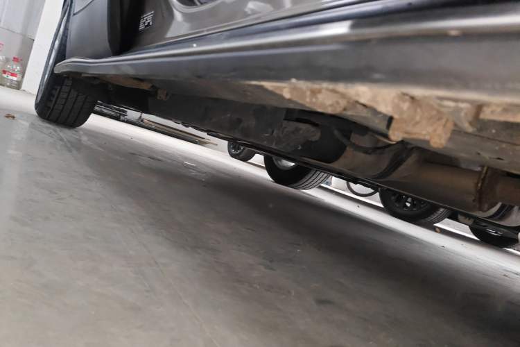 Used Buick Envision 2019 20T Two-Wheel Drive Luxury Version China VI Standard Right Side Sill