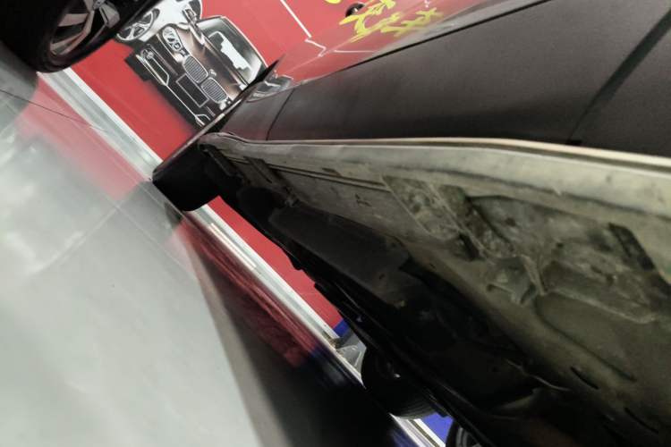 Used Buick Envision 2019 20T Two-Wheel Drive Luxury Version China VI Standard Right Side Sill