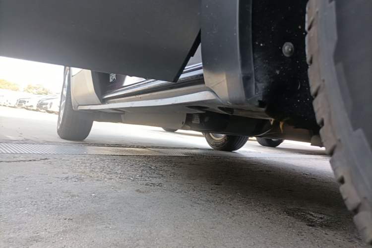 Used Buick Envision 2019 20T Two-Wheel Drive Luxury Version China VI Standard Right Side Sill